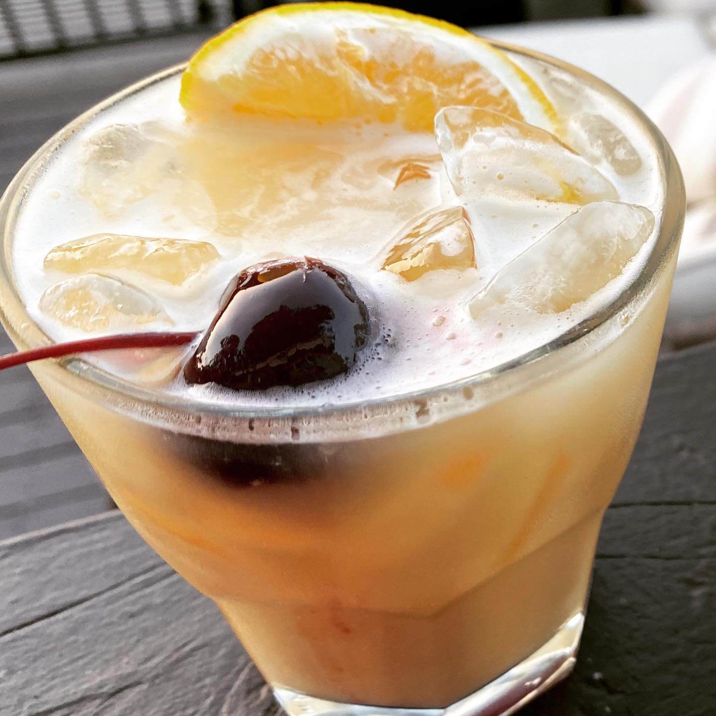 MAPLE BOURBON SOUR – Dads That Cook