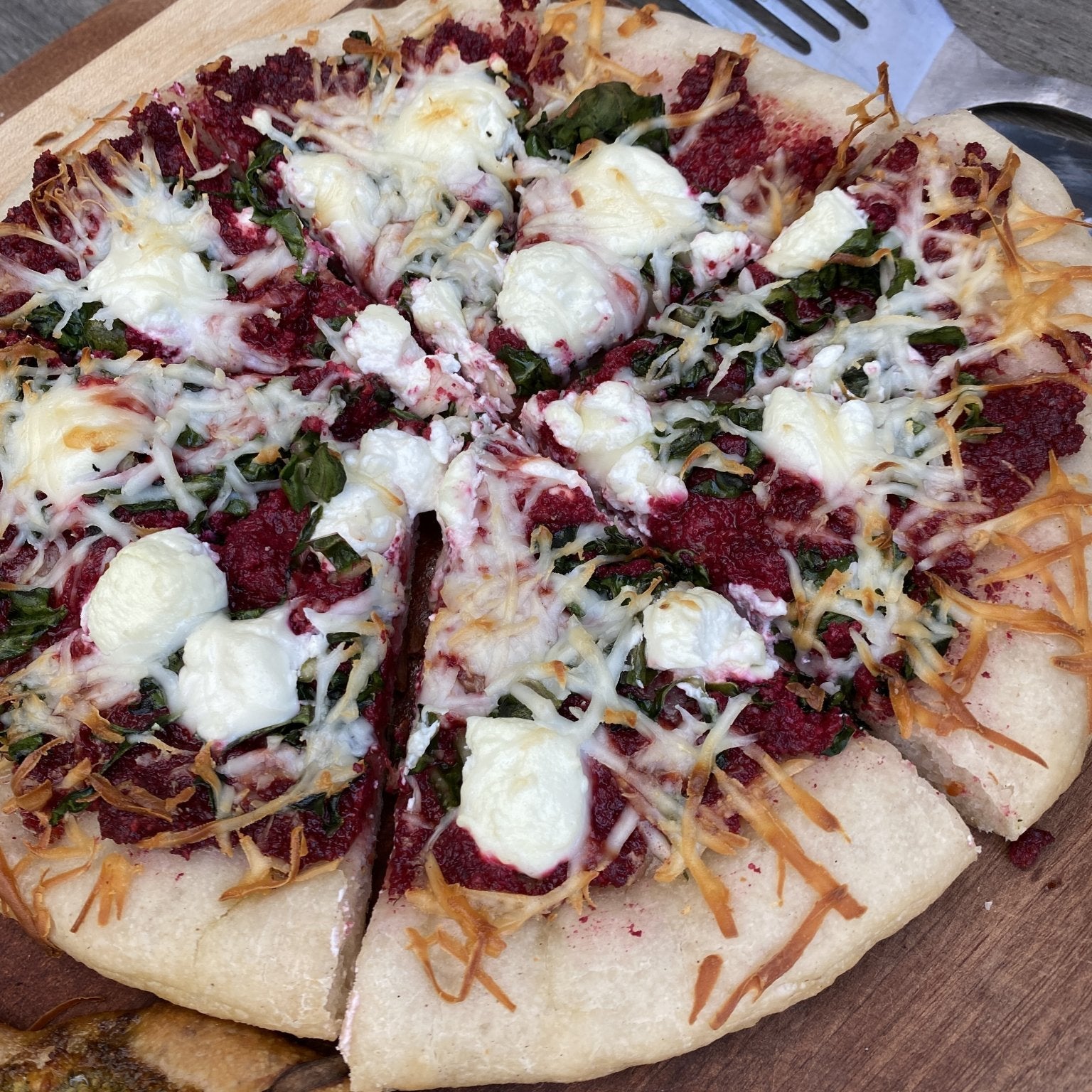 BEET PESTO, KALE & GOAT CHEESE PIZZA – Dads That Cook