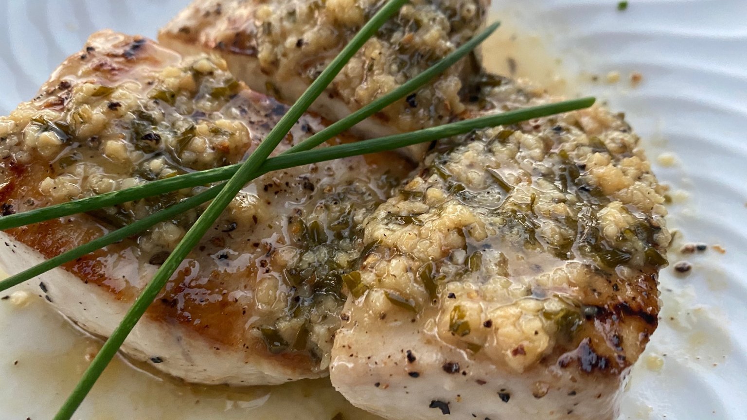 MAHI MAHI WITH LEMON GARLIC SAUCE