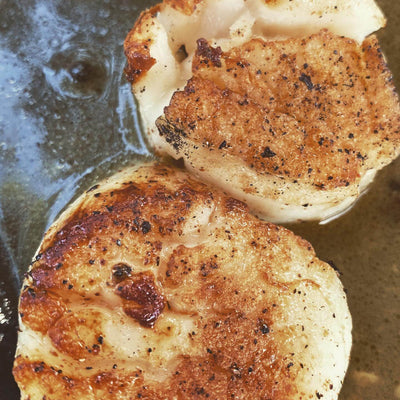 GRILLED SCALLOPS WITH CHILI POWDER