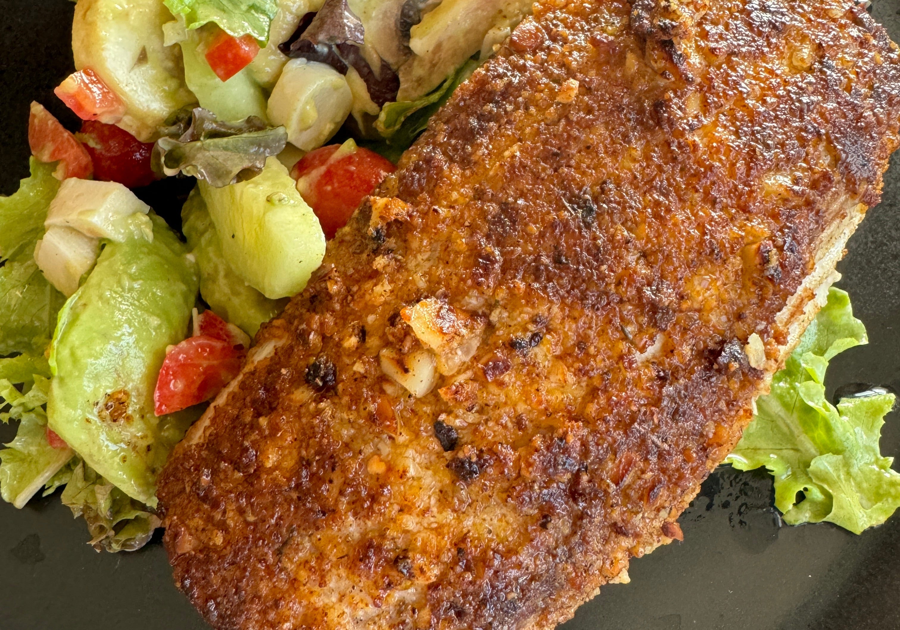 MACADAMIA CRUSTED MAHI SALAD