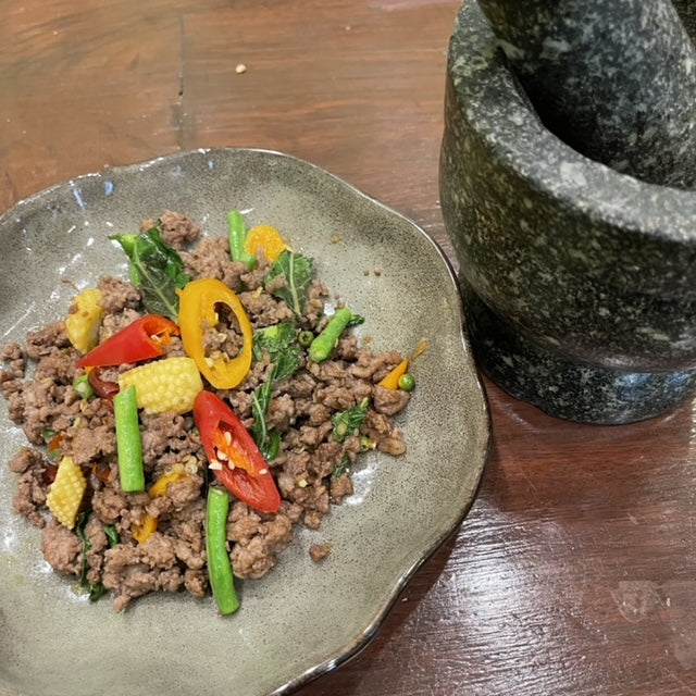 STIR FRIED BEEF WITH HOT BASIL (PHAD KRA-PRAOW NUA)