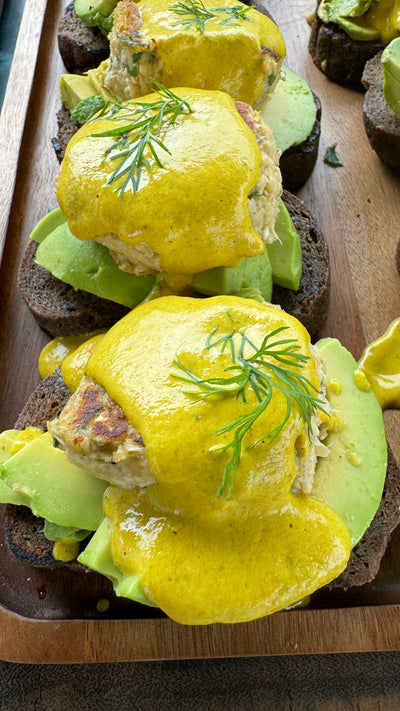 HEARTS OF PALM “KRAB” CAKES WITH VEGAN HOLLANDAISE SAUCE