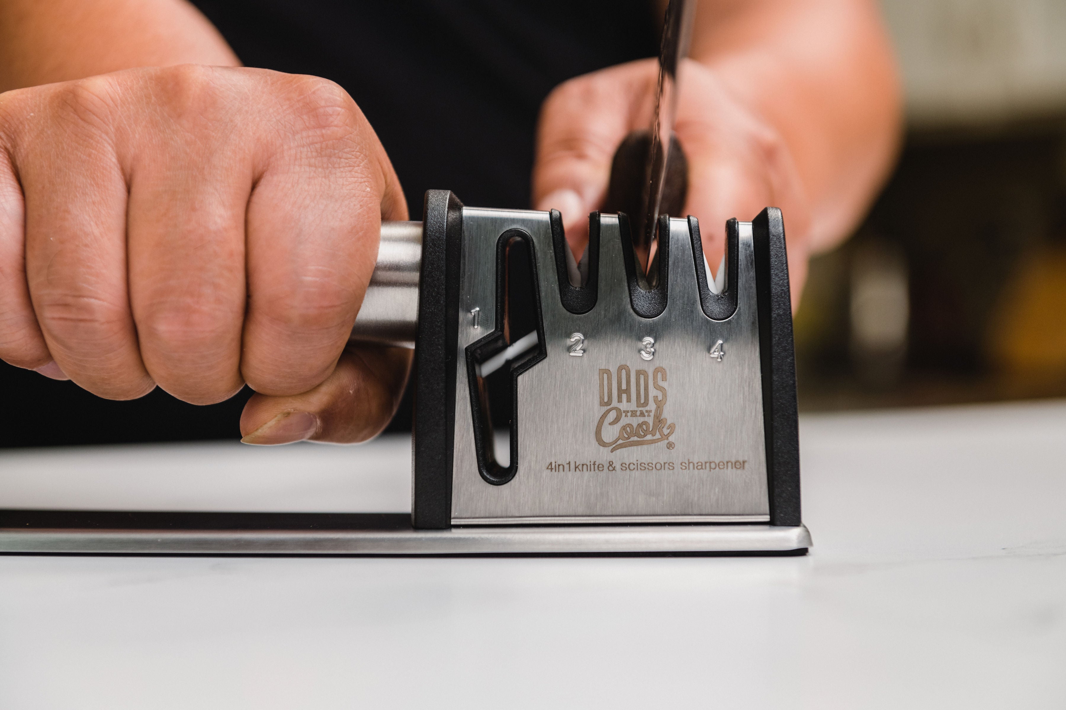 How to Sharpen Kitchen Knives at Home Safely