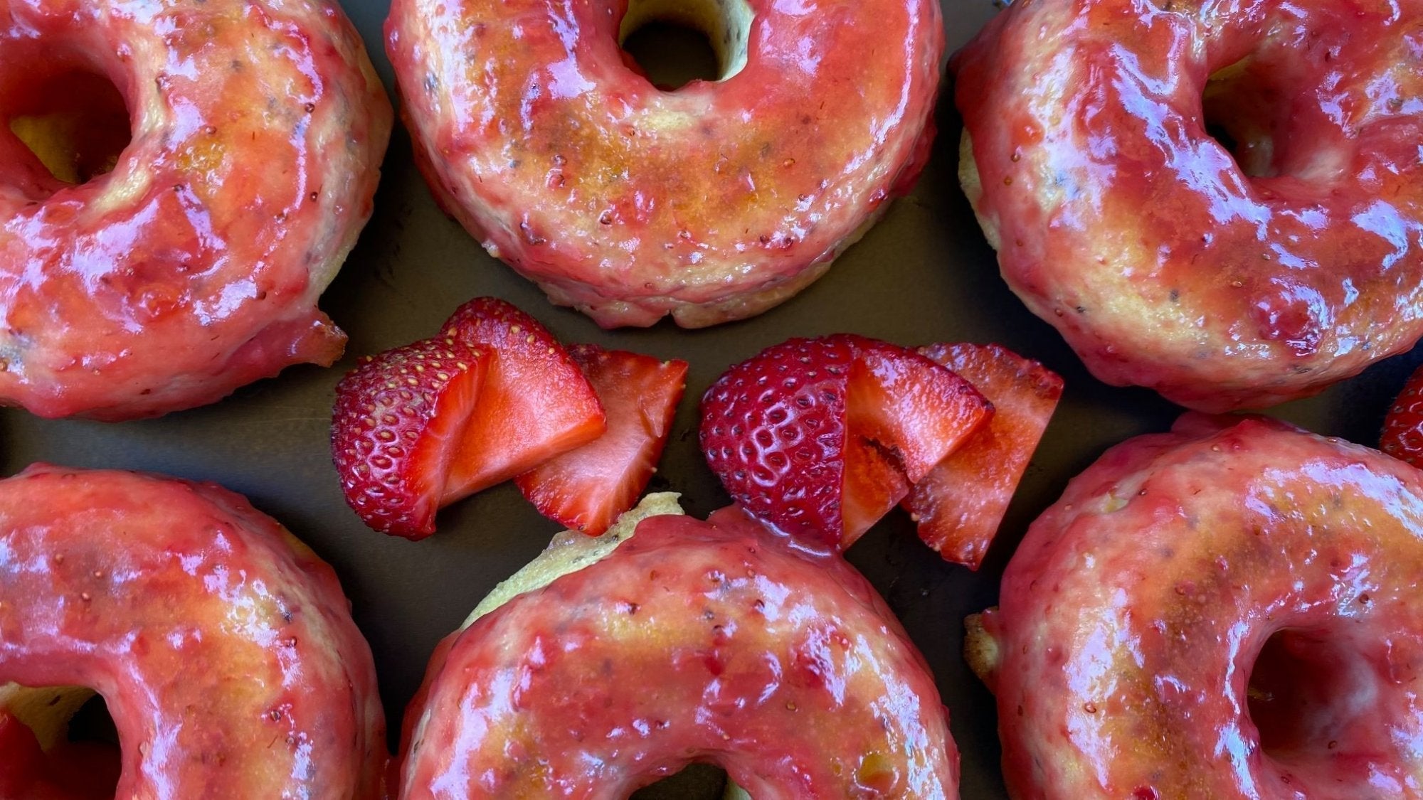 GLUTEN FREE STRAWBERRY LEMON CHIA DONUTS