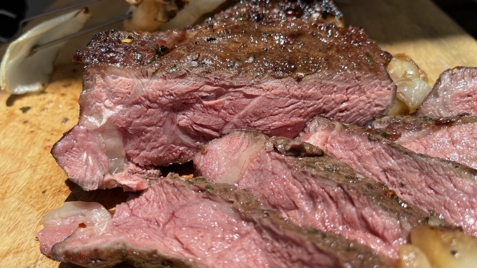 GRILLED TOMAHAWK RIBEYE STEAK