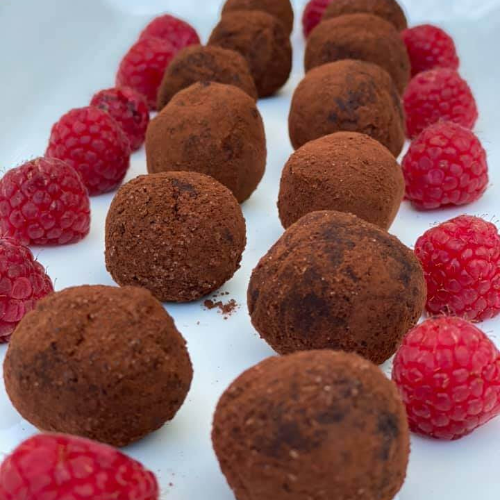 DATE & COCOA TRUFFLES